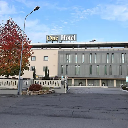 One Hotel&Restaurant-2